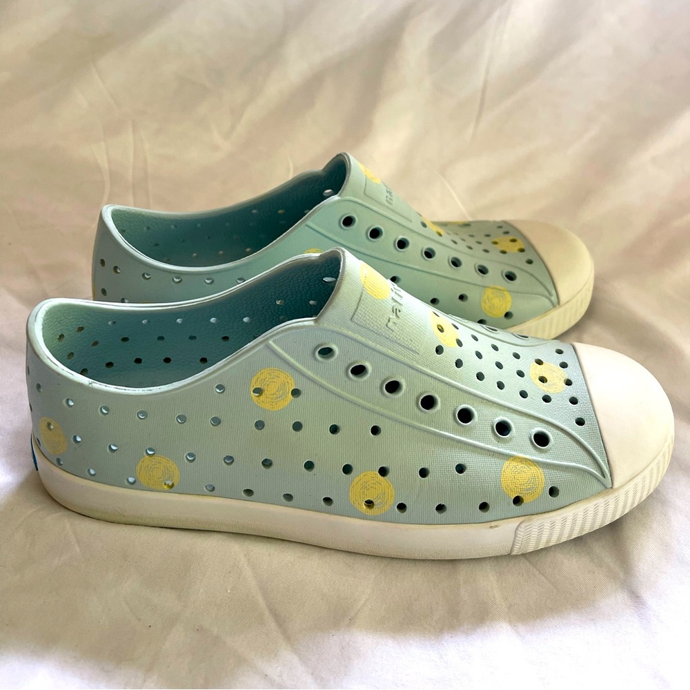Native Shoes Classic Blue Sun Swirl Print Junior Sz 3